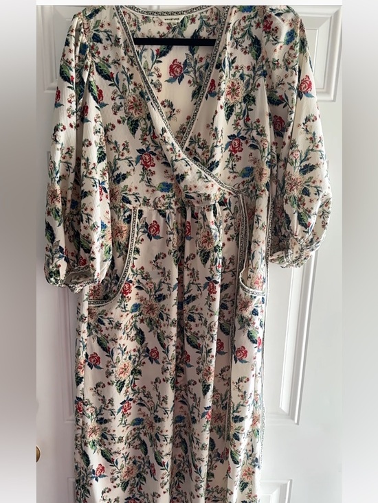 Max Studio Dresses & Skirts - Max Studio Cream Floral Maxi Dress with Puff Sleeves